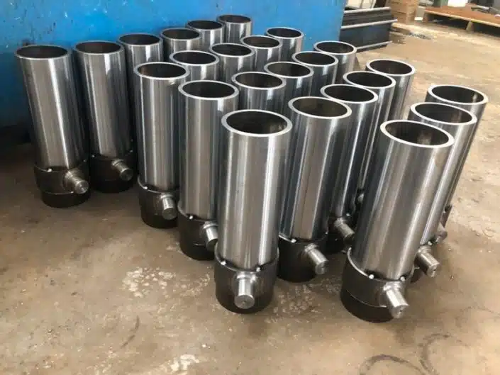Housings of hydraulic cylinders Housings of hydraulic cylinders