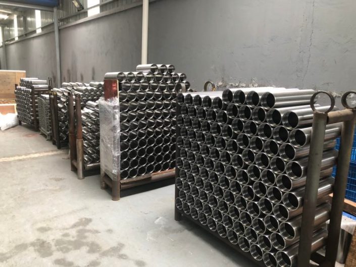 Storage of telescopic tubes before packing